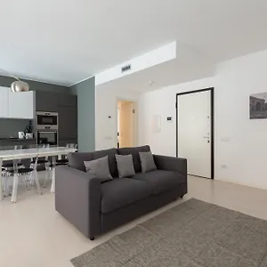 Porta Nuova Bright And Roomy Flat Appartamento